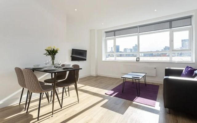 Modern, Stylish 1BR Apartment Nearby AO Arena