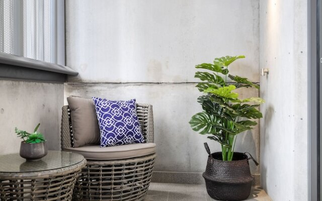 The Surry Apartments by Urban Rest