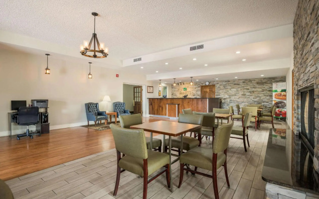Quality Inn Tulsa Central