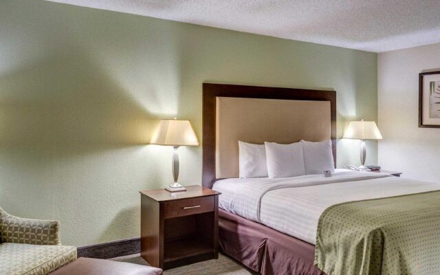 Clarion Inn & Suites Conference Center