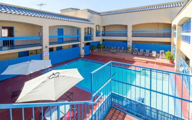 Days Inn And Suites Artesia