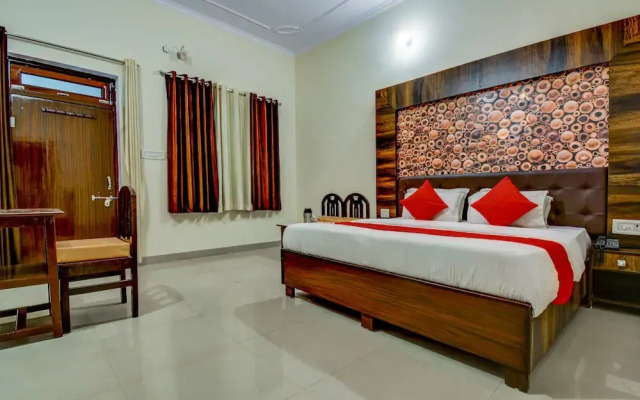 OYO 19951 Hotel Saif