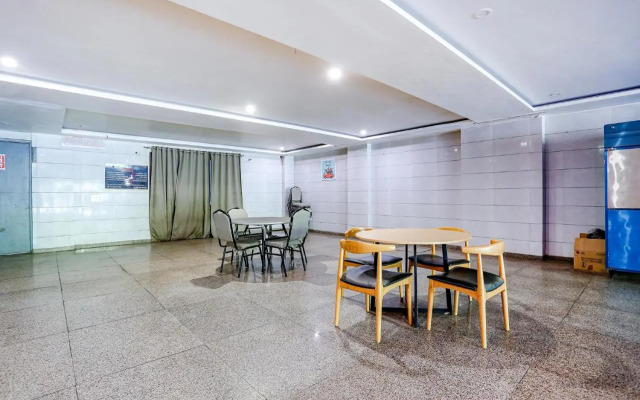 FabHotel F9 Rohini Sector 23