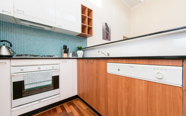 2 Bedroom Balcony Terrace near Kings Cross