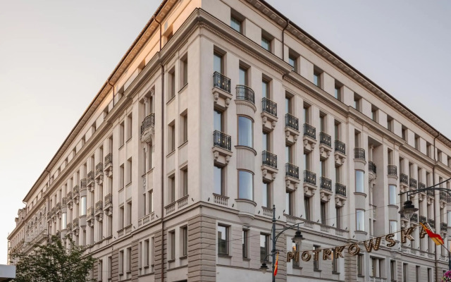 Grand Hotel
