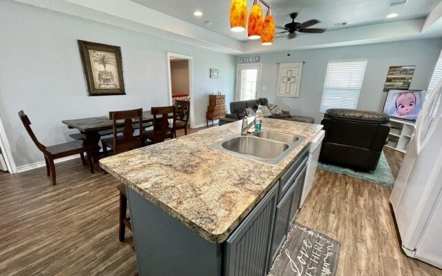 Mimosa Manor 3 Bedroom Home by Redawning