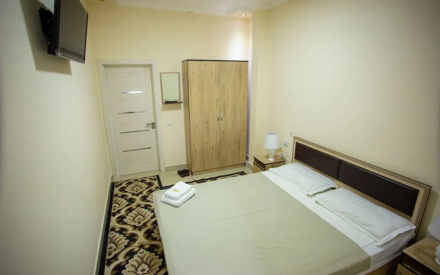 Hotel Tiny Art House