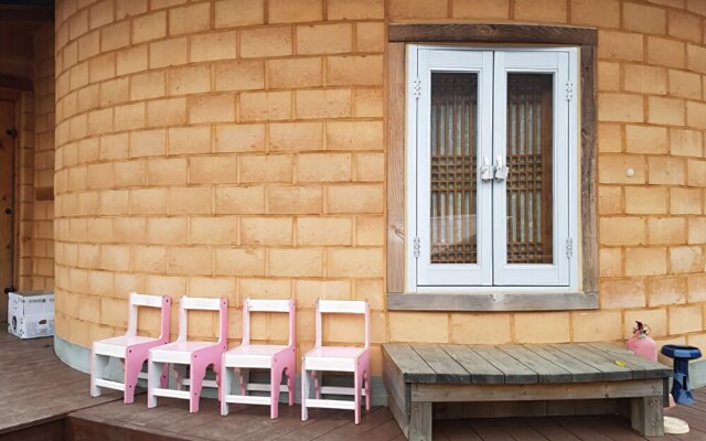 Yeongwol Wolgang Sanhachon Pension