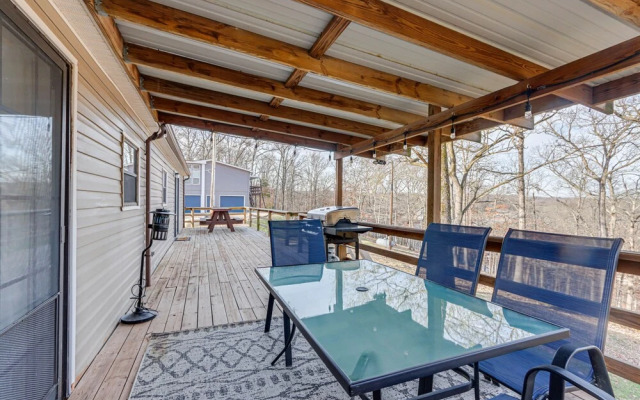 Lakefront Rogers Retreat w/ Grill & Spacious Deck