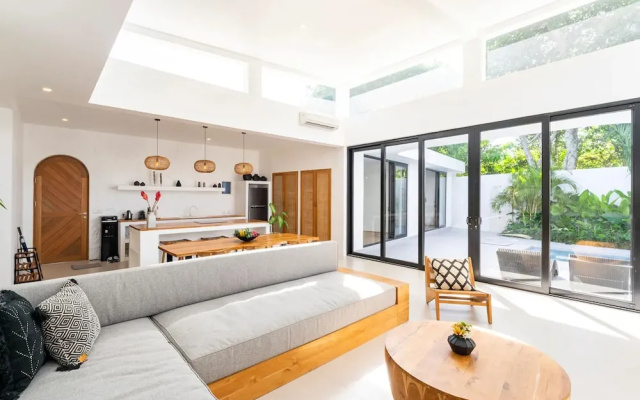 Villa Barsa by Alfred in Bali - Brand New Luxury 3BR Villa Near Bingin Beach – Guest Rooms – Pecatu