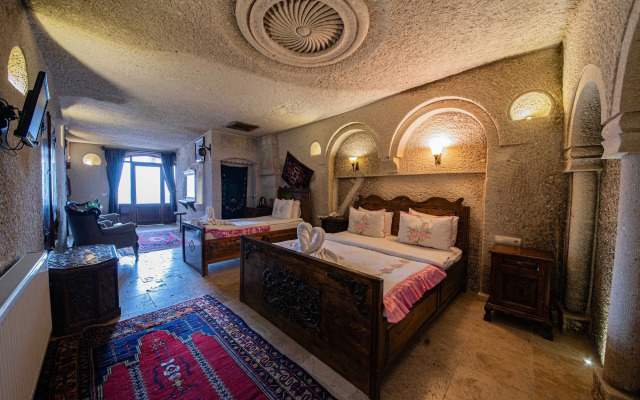 Safran Cave Hotel