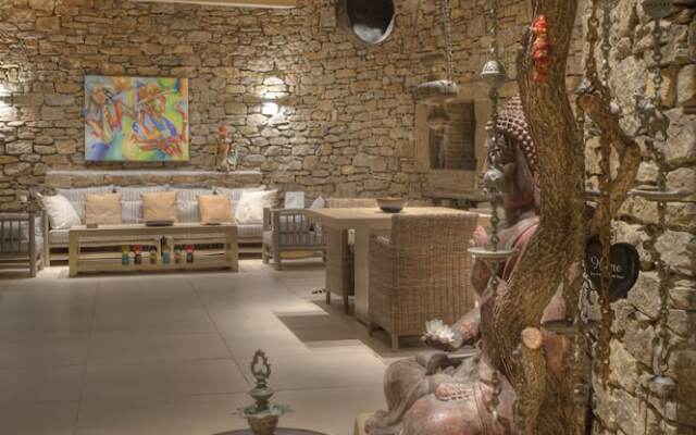 Villa Shay By The Pearls Collection