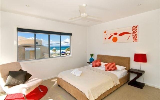 Villa Garfield Surfers Paradise