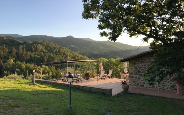 House With 4 Bedrooms in Montelaterone, With Wonderful Mountain View,