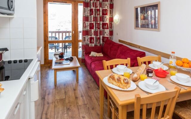 Apartment with a balcony or terrace near the piste