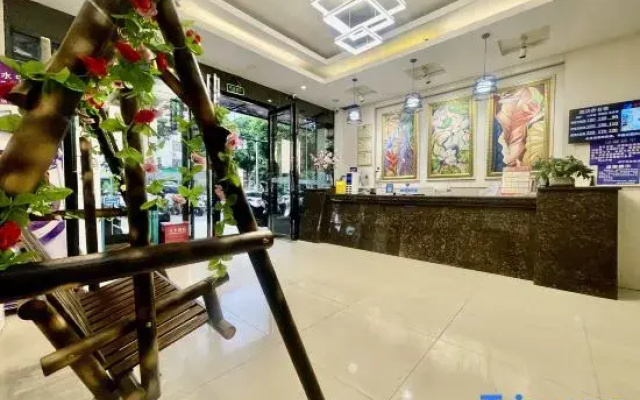 Yuelai Hotel (Nanning Shi Dashatian Subway Station Jinxiangdadao Subway Station)