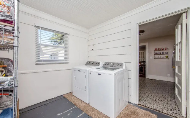 The Broadfoot Bungalow