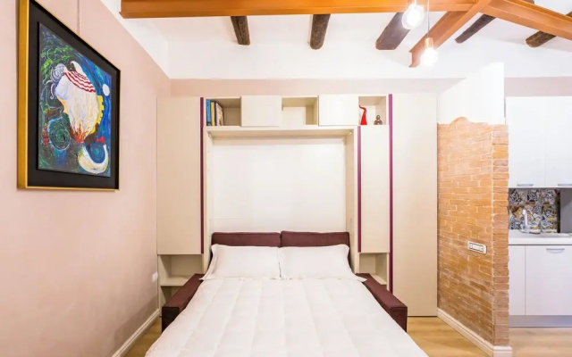 Toledo Warm Renovated Studio