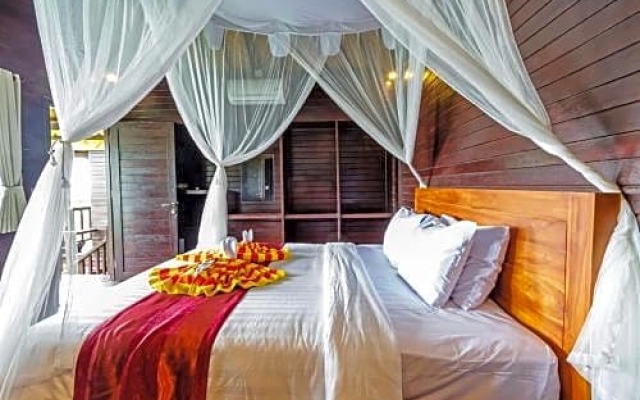 Pula Huts Lembongan RedPartner