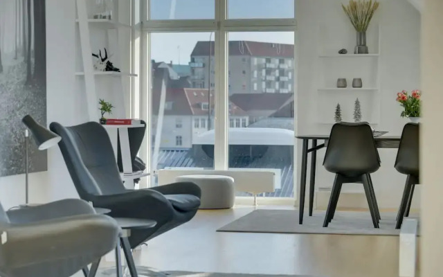 Harbour Penthouse