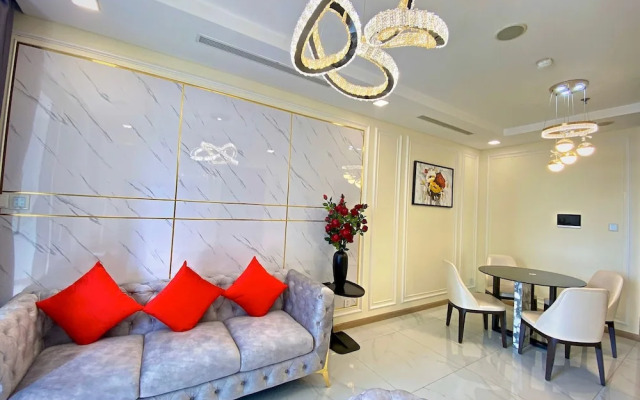 DongDong Skyview APT in Landmark81 Tower