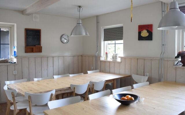 Spacious Farmhouse with Barbecue near Veluwe