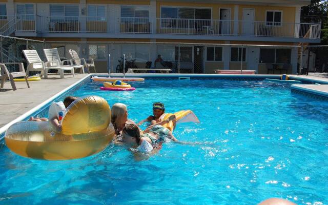 Crown Resort Motel