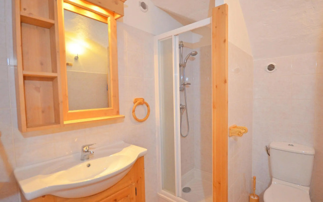 Chalet In Les Menuires-Praranger With Balcony