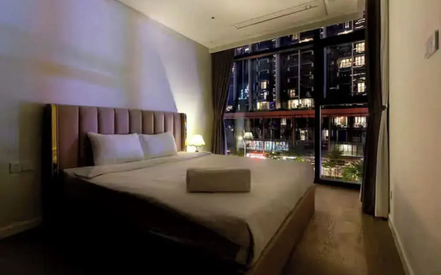 Vivian Boutique Opera Luxury Residence