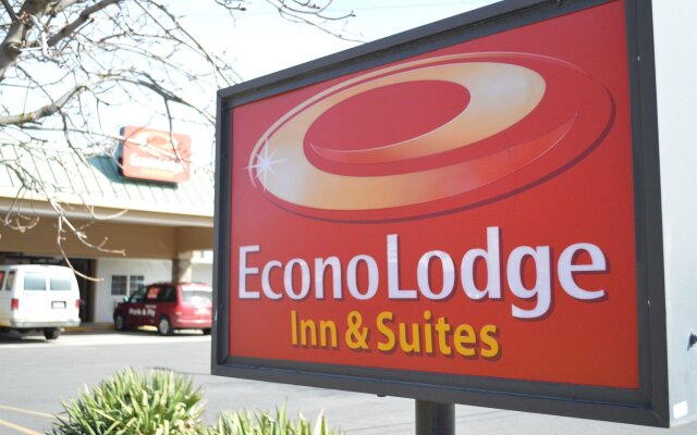 Econo Lodge & Suites Spokane