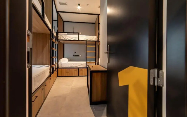 Petit Hostel La Latina - Adults Only