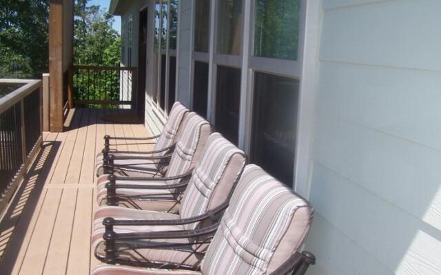 The Hillcrest Hideaway