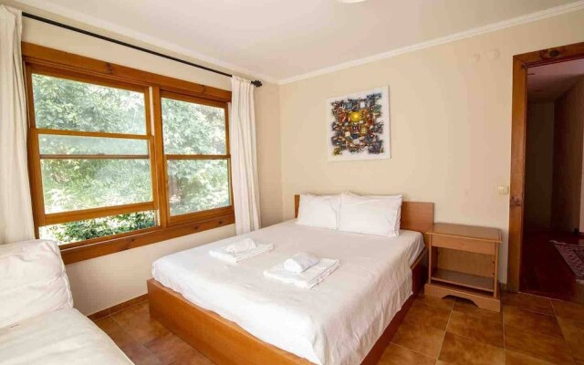 Very Special Villa, 6 and 3 Great For Family Reunions