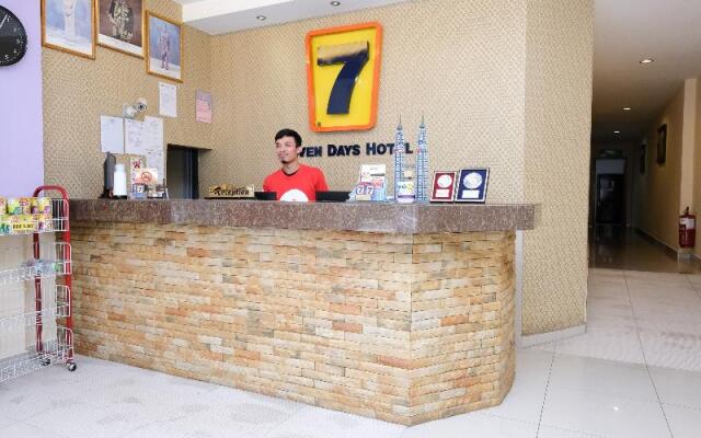 Super OYO 635 Seven Days Hotel
