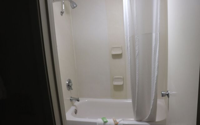 Uptown Oasis San Jose Airport