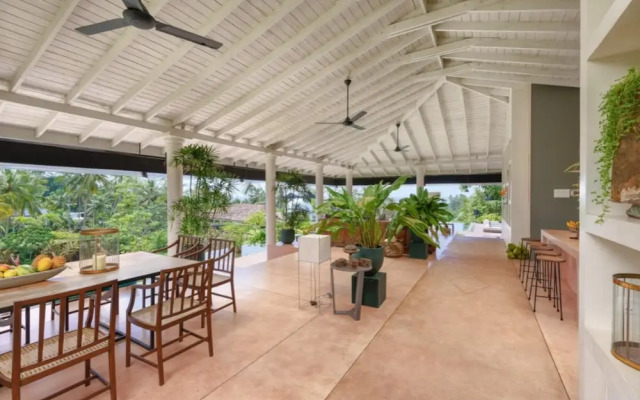 Cool and Contemporary Hilltop Villa With Ocean Views