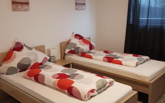 Sunnys Hotel & Residence