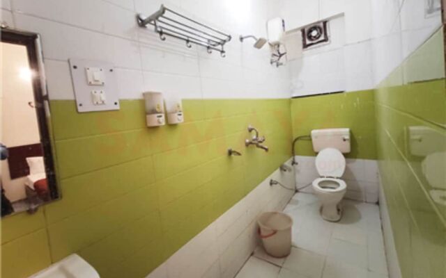 Goroomgo Hotel Baba Sunrise Lucknow