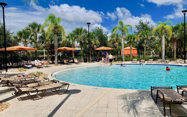 Luxury 5Bd w/ Jacuzzi & Pool Near Disney @ 5528