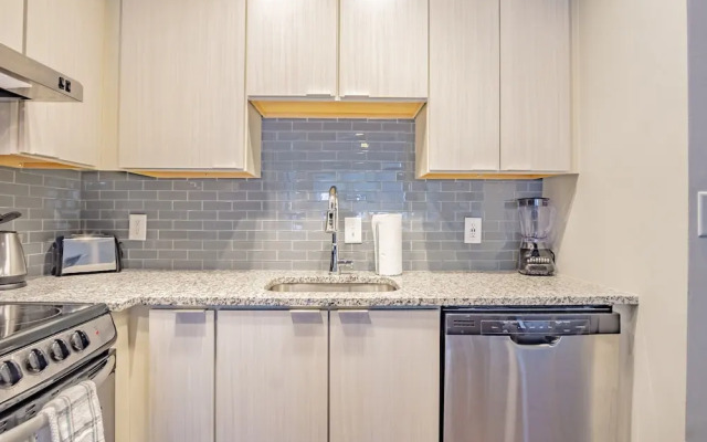 Heaven on Midtown Fully Furnished Apts