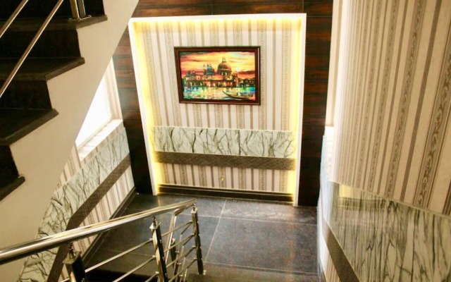 Hotel Uday Palace Varanasi