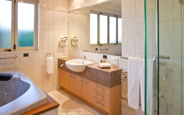 Regal Palms 5 Star City Resort