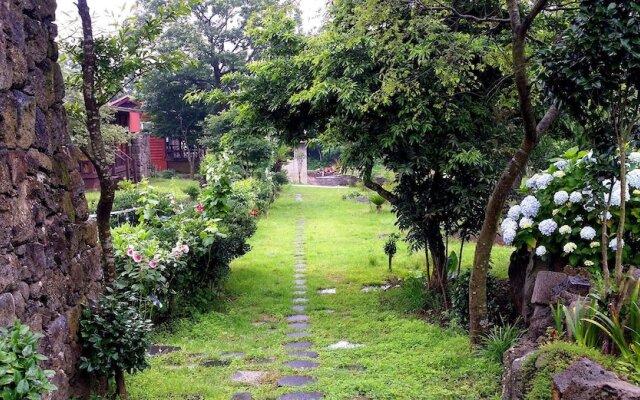 Gotjawal Geomun Oreum Pension
