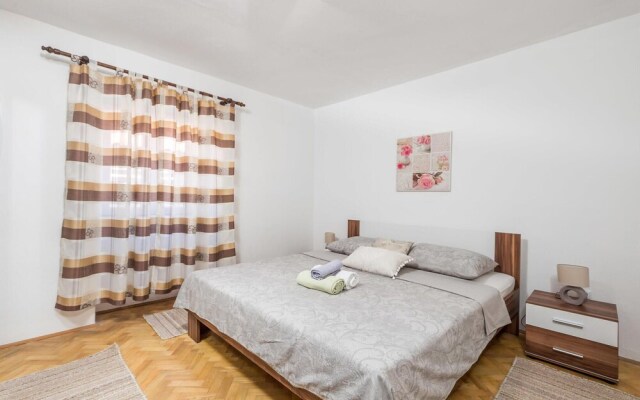 Nice Home in Pag With Wifi and 5 Bedrooms
