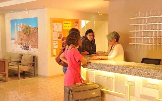 Carina Hotel