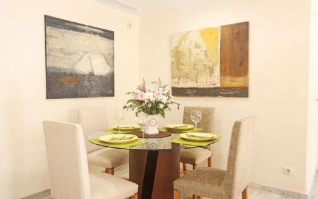 1104 First Line Beach Apartment Golden Beach Pool