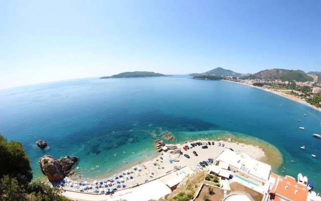 Budva Felix Suits