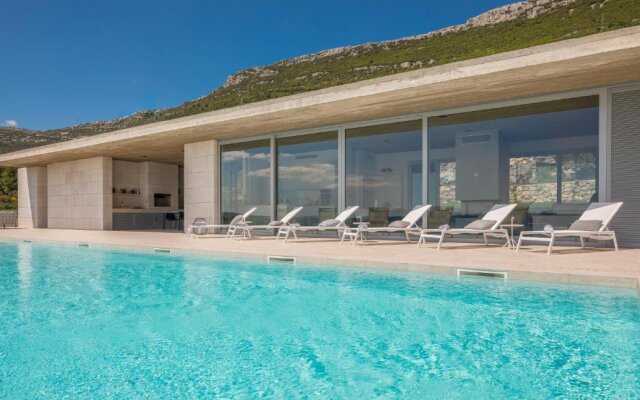 Villa Radun Home with Grand Heated Pool