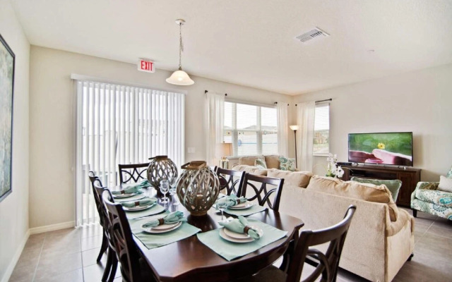 5131 Compass Bay