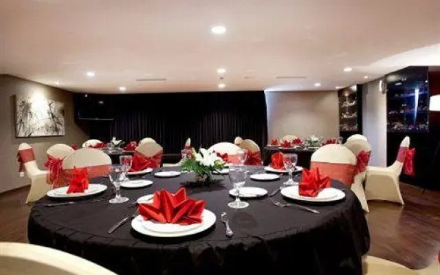 MG Suites Apt 19